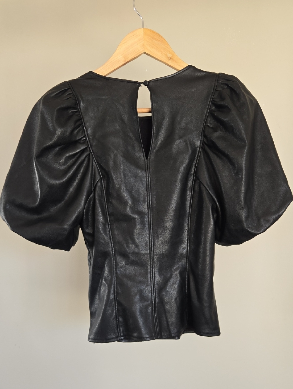 Dynamite Faux Leather Puff Sleeve Top Black Fitted XS Coquette Flattering - Picture 3 of 6
